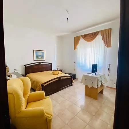Mandorli In Fiore بيت للعطل أُجينتو